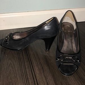Anne Klein leather pumps